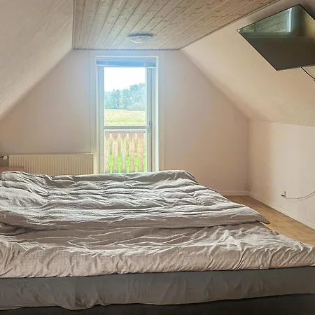3 Bedroom Gorgeous In سيلكبورج